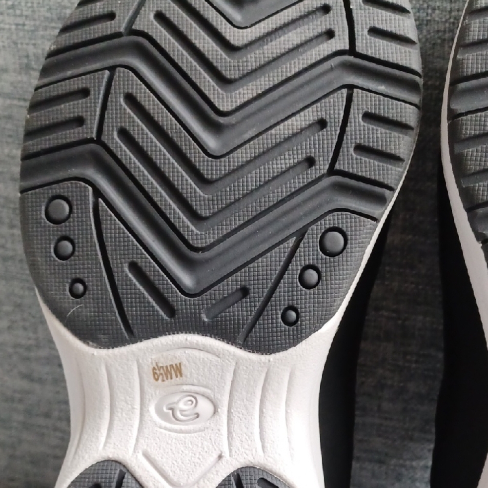 Easy Spirit Black and Purple Slip-On Sneakers - Picture 5 of 6